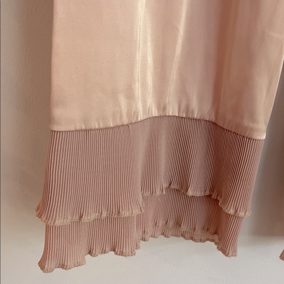 Elegant Pink Satin Pajama Set Bin F - Picture 3 of 5